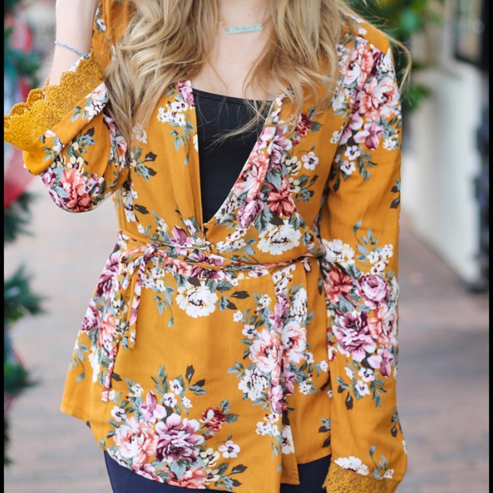 Last 1! SMALL Mustard Floral Wrap top - Picture 2 of 8
